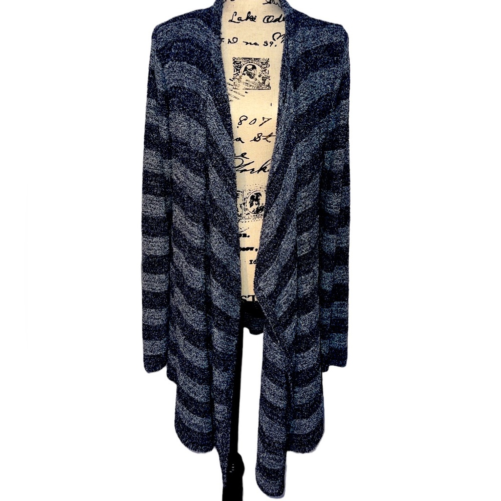 Barefoot Dreams bamboo chic life
Striped Cardigan Blue & Grey L/ XL